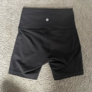 Lululemon Wunder Train 6” biker shorts size 4